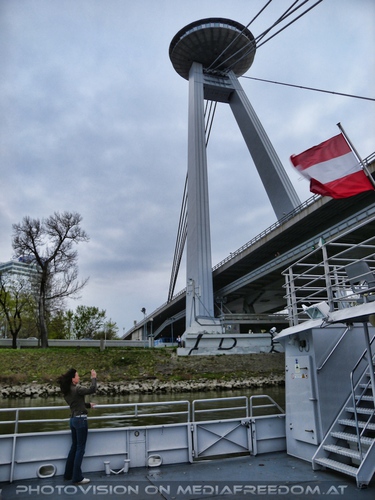 Br�cke des Slowakischen Nationalaufstandes: Eva D.