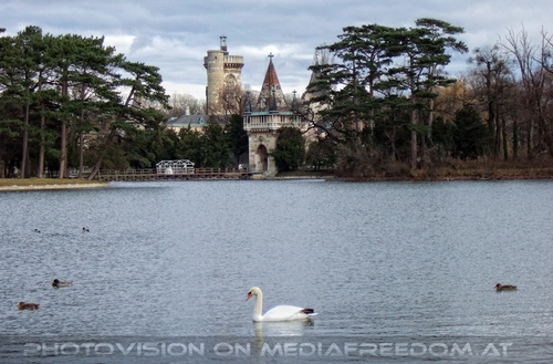 Franzensburg und Teich