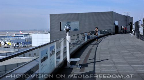 Airport visit 07: Eva D.