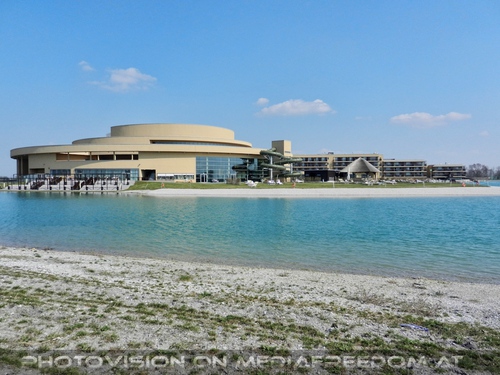 Therme mit See
