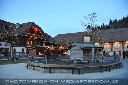 Der Hof in der D�mmerung