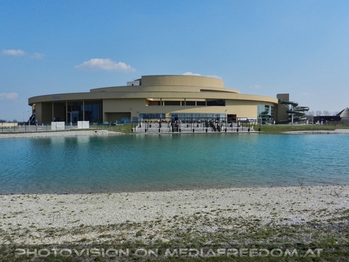 Therme mit See