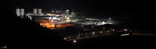 Mayr-Melnhof Leoben Holzplatz bei Nacht