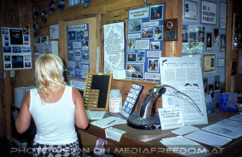 Dolphin Research Center 16