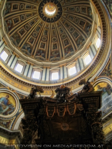 Im Petersdom 04
