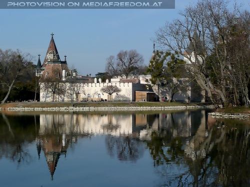 Das Schloss im See