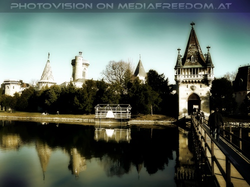 Der Steg zum Schloss