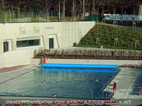 Schwimmbecken