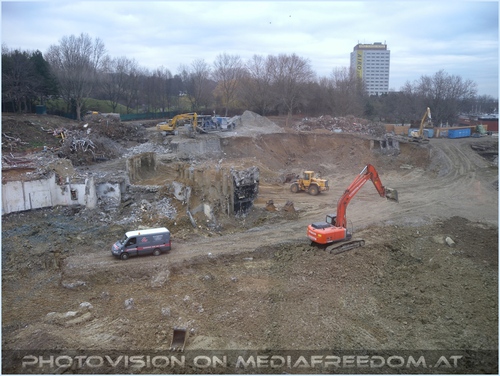 Thermenlandschaft noch im Bau