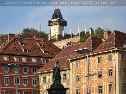 Blick von der Altstadt zum Uhrturm