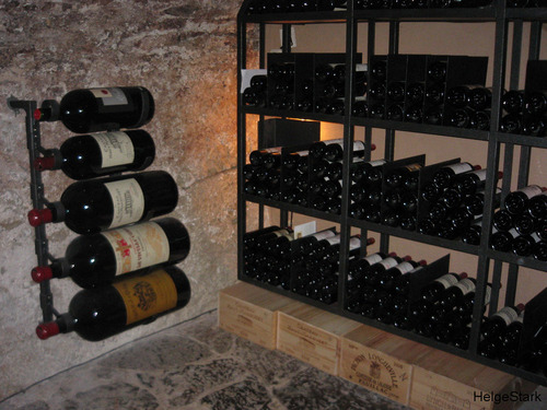 Weinkeller: Magnumflaschen Rotwein