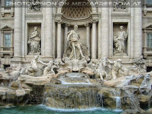 Am Trevi-Brunnen 01