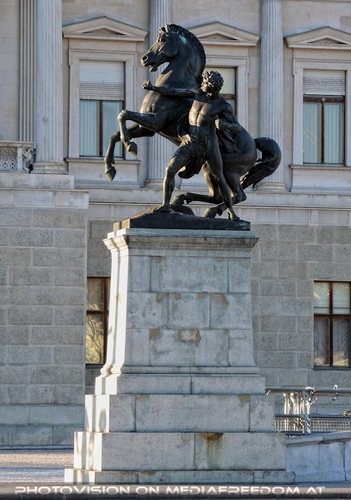 Reiter vor dem Parlament