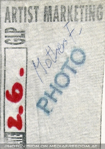 Black Radio wont paly this record - Photo Pass