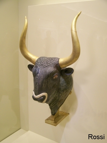 Stierrython aus minoischer Zeit