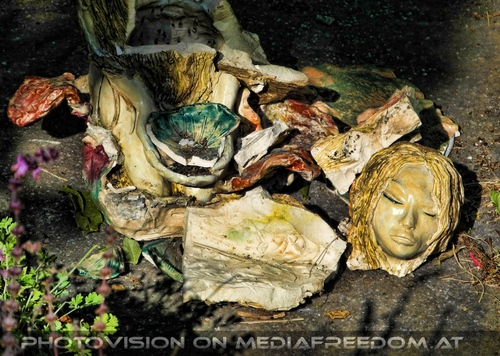 Elf Art by Enny Mennella