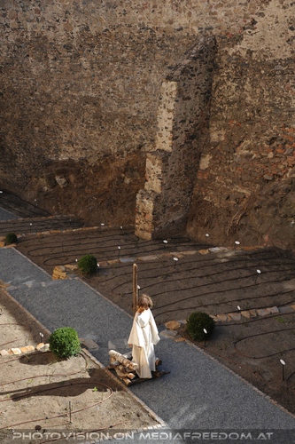 Die Hexe im Burggraben