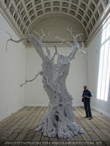 Skulptur im Theseus Tempel