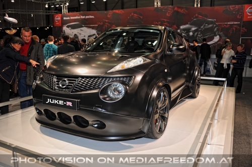 Beauties and Beasts 24 - Nissan