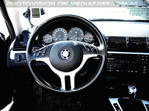 MediaFreeMobile Cockpit: BMW 330CI