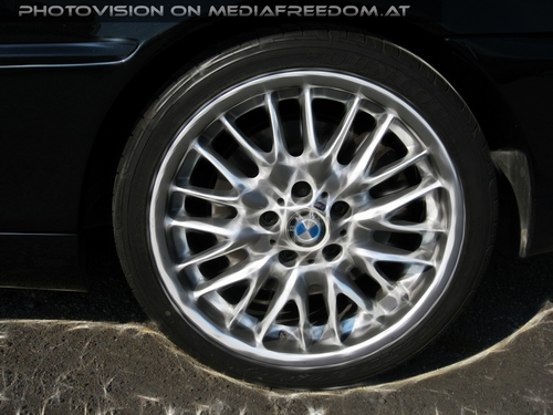 MediaFreeMobile Wheel: BMW 330CI