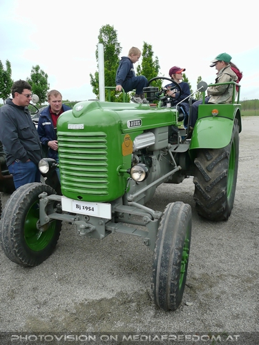 Traktor Oldtimer klettern