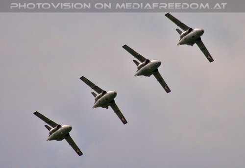 Saab 105 Formation Display 03