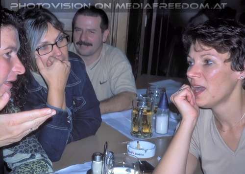 Wiedersehen 1974 - 2002 (11): Renate L.,Karin G.,Susanne G.