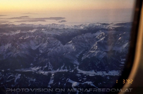 Flug in der Morgend�mmerung