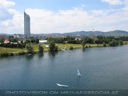 Blick zum Millenium Tower