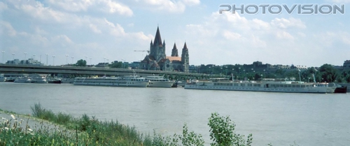 Schiffanlegestelle bei Franz von Assisi - Kirche