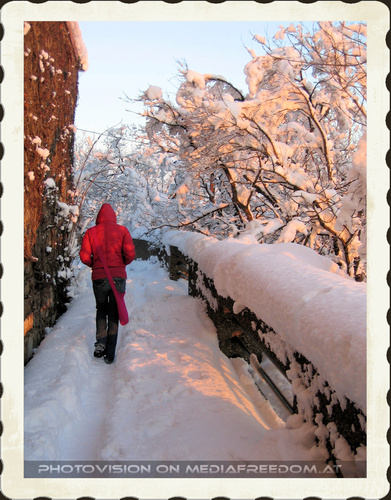 Verschneiter Weg: Enny Mennella