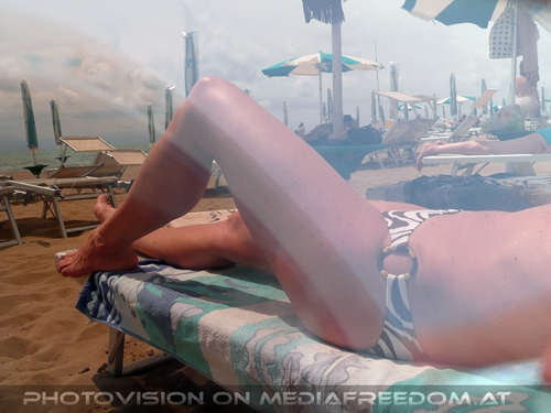 Through the sunglasses: Eva D.