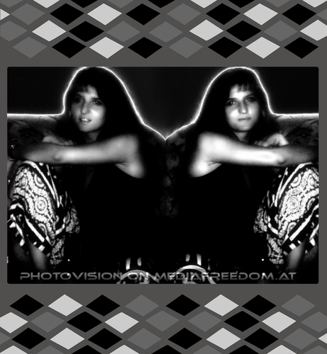 Mirror image - Manu Mariposa: Manuela M.