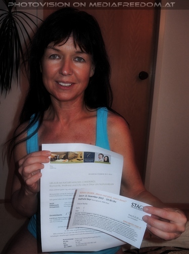 Christmas Gift - Monika Gruber in Steyr