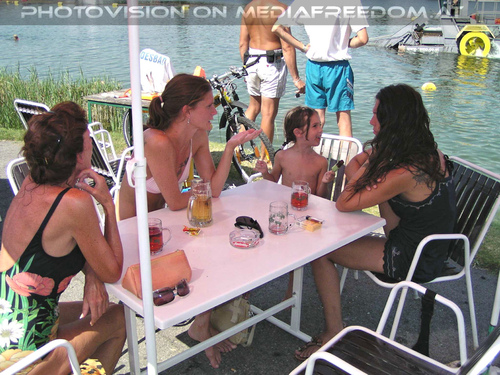 Con quattro donne 11: Mama M.,Petzi M.,Janina M.,Enny Mennella