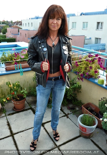 Return from outer space 01