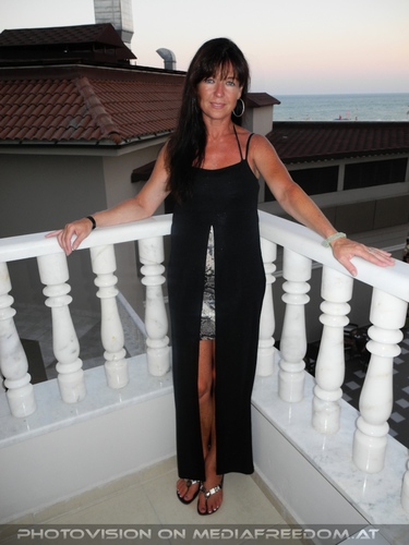 Ready for the Birtday Evaning: Eva D.