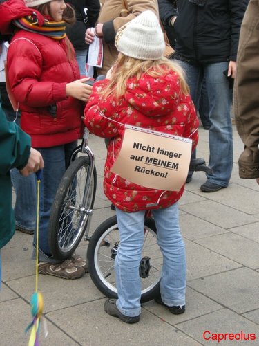 Nicht auf unserem R�cken !