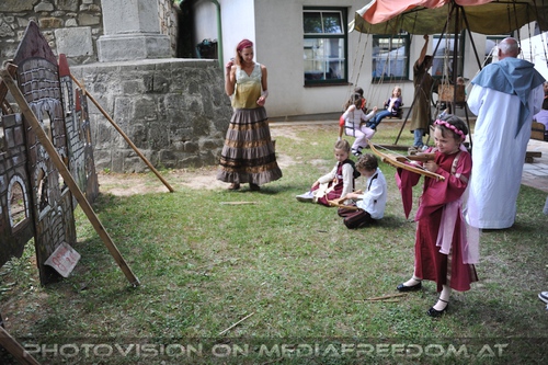 Kinder Bogenschie�en