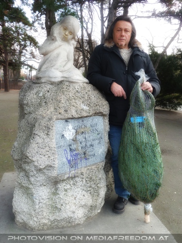 Junge und M�dchen auf einem Felsen - mein Kultort