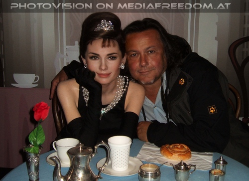 Mit Audrey Hepburn am�siert