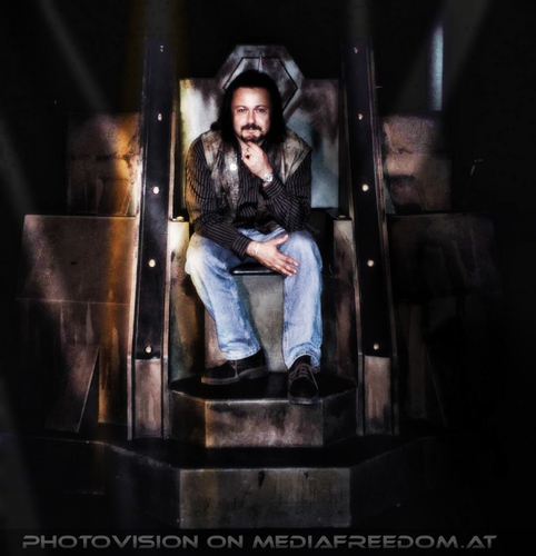 World tour Captain Thron