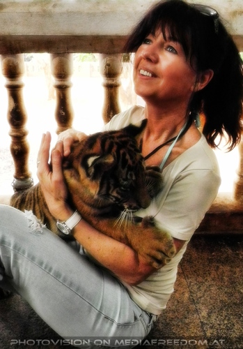 The B-Day of the Tigerman Pix 016: Eva D.