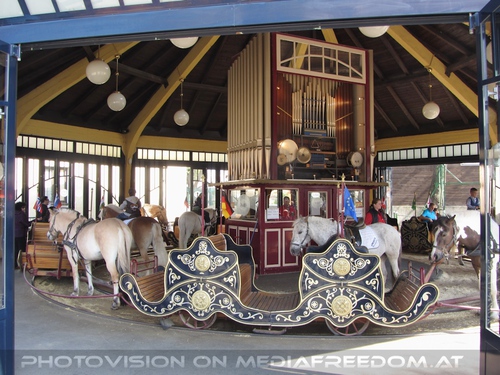 Altes Pferdekarussell