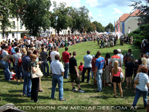 Spektakel mit H�ndegeklapper