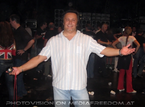 In search of the fourth Chord 31