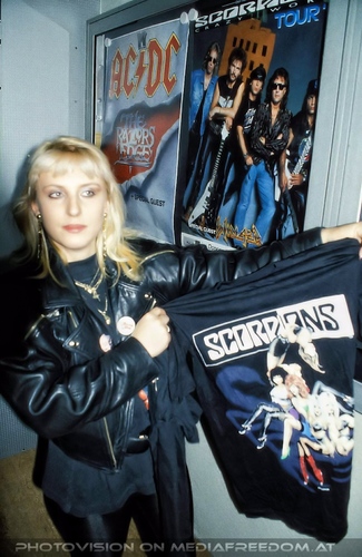 Crazy World - Tour 32