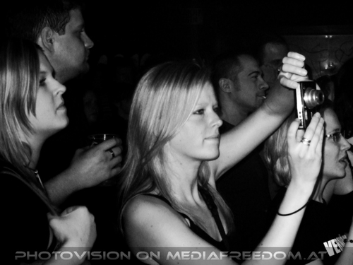 Life returns tour pix 05