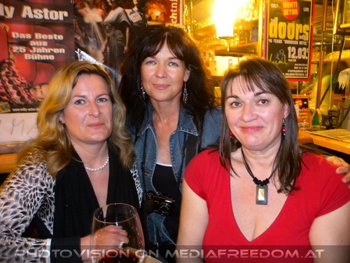 Tribute to U2 - 02: Monika H.,Eva D.